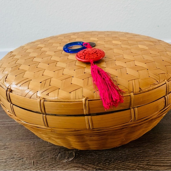 Handwoven basket - Picture 12 of 12